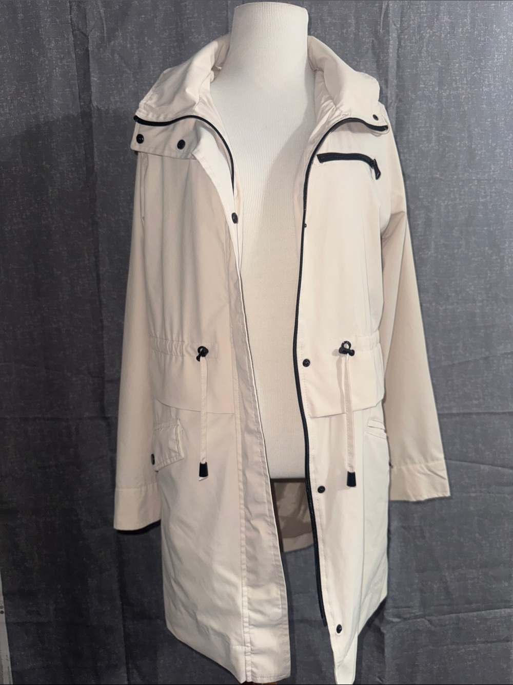 Two by Vince Camuto Cream Trench Coat with Black Trim